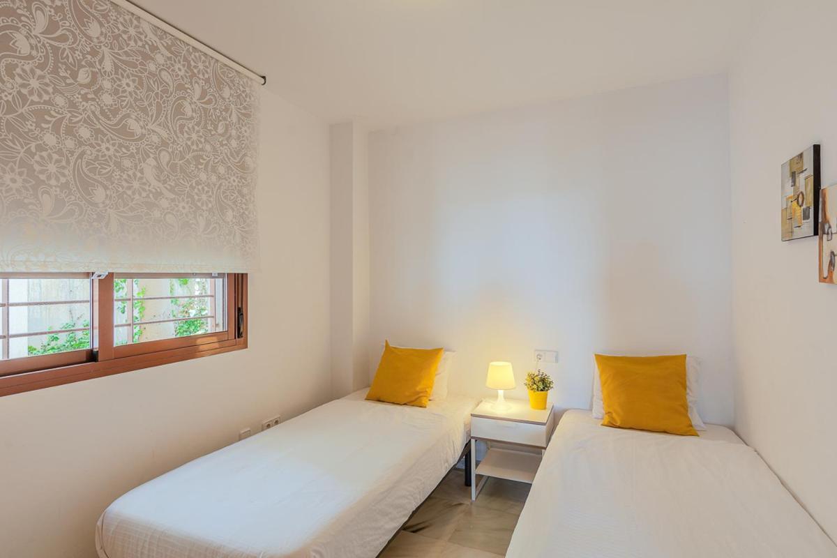 Andaluz Apartments Mar De Nerja Quarto foto